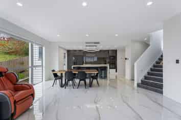 30 Lowburn Place, Clover Park