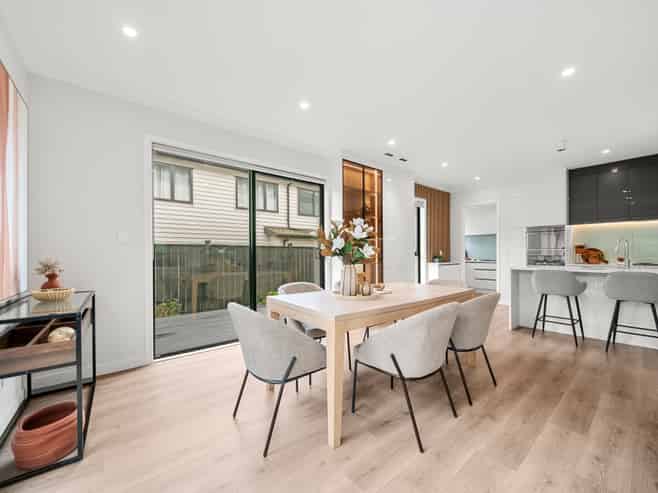 1 Luff Place, Long Bay