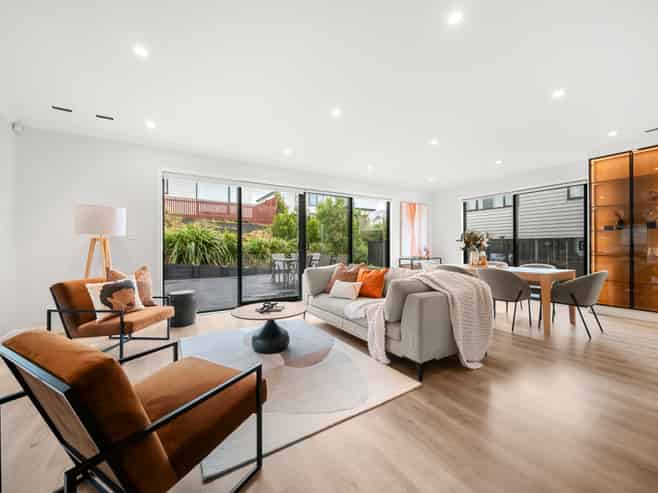 1 Luff Place, Long Bay