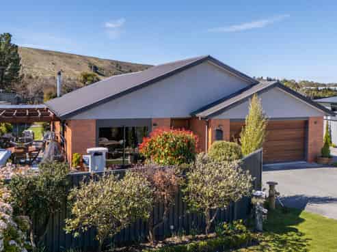 23 Albert Drive, Clyde