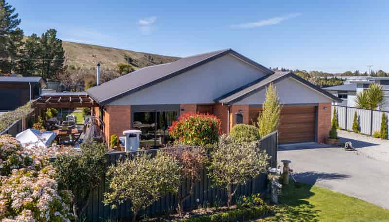 23 Albert Drive, Clyde