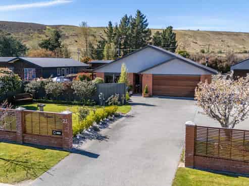 23 Albert Drive, Clyde