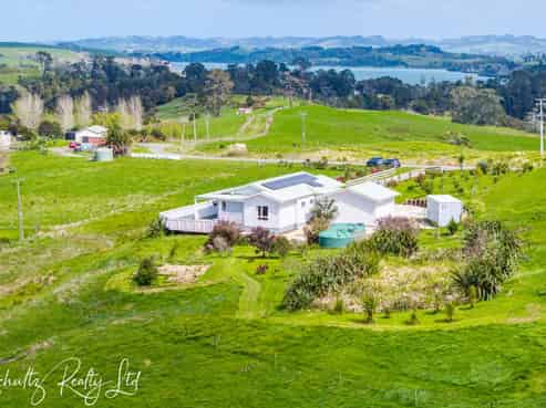 70 Te Pahi River Drive, Paparoa