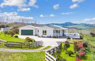 70 Te Pahi River Drive, Paparoa
