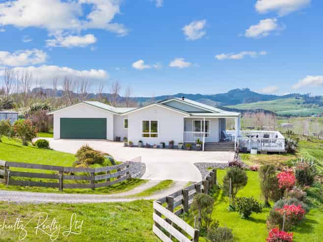 70 Te Pahi River Drive, Paparoa