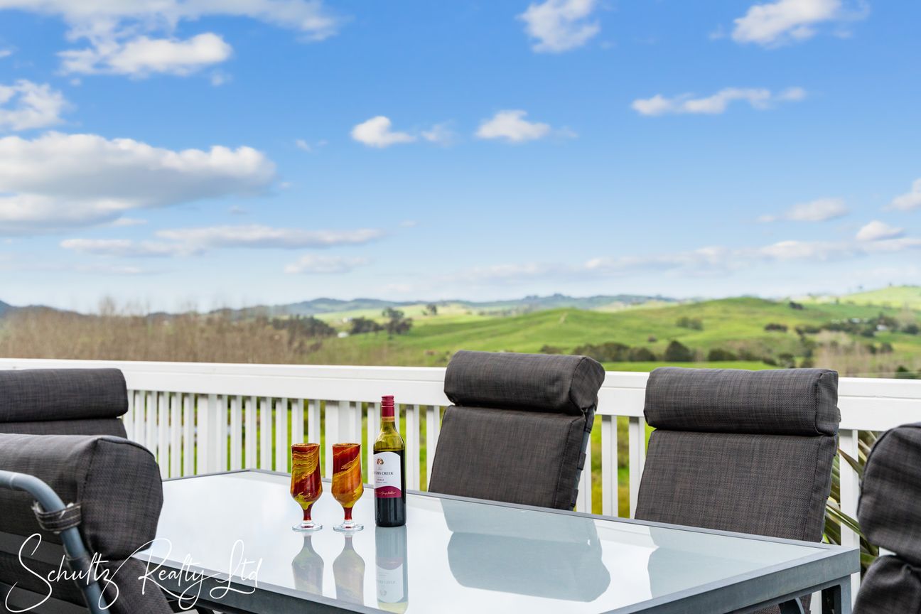 Modern Lifestyle Retreat with Views - Widok 2