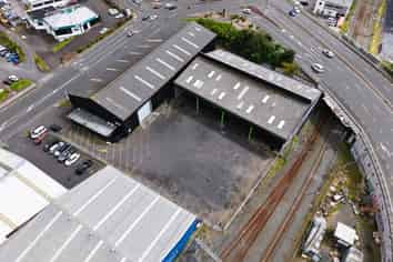 Versatile Penrose Industrial Complex | 3,409 m2