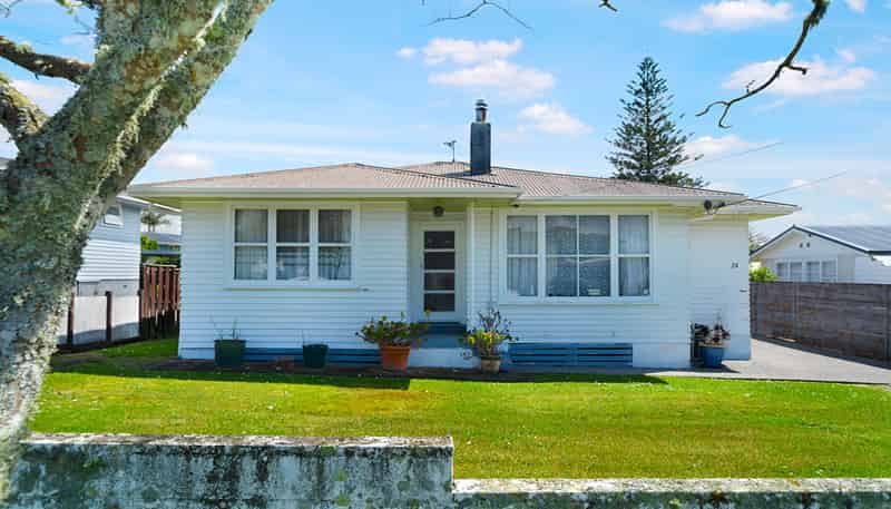 24 Cobham Crescent, Kelston