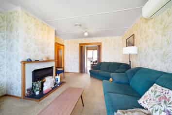 24 Cobham Crescent, Kelston
