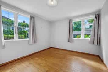 12A Handley Ave, Devonport
