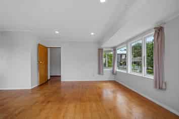 12A Handley Ave, Devonport