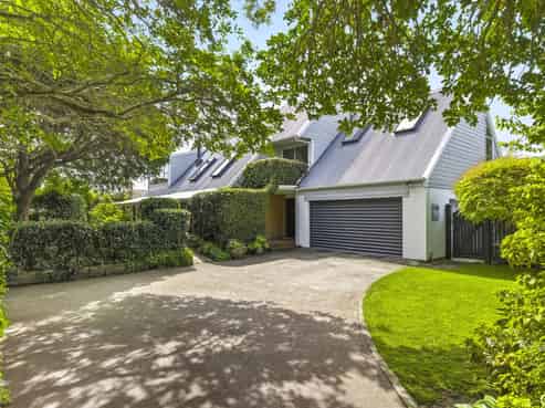 335 Te Moana Road, Waikanae