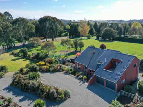 185 Homestead Road, Weston