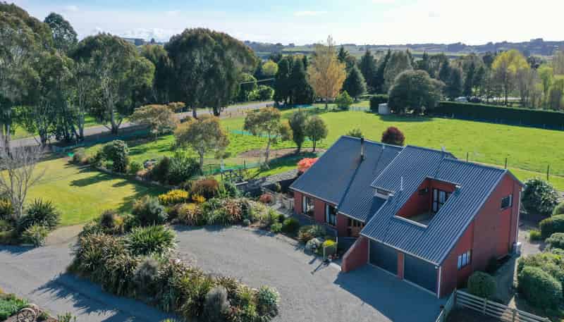 185 Homestead Road, Weston