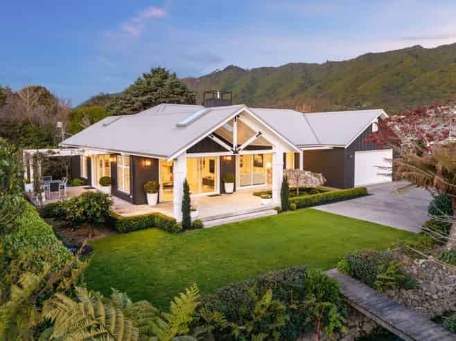 35B Awanui Drive, Waikanae