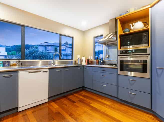 11 Glengavel Grove, Papakowhai