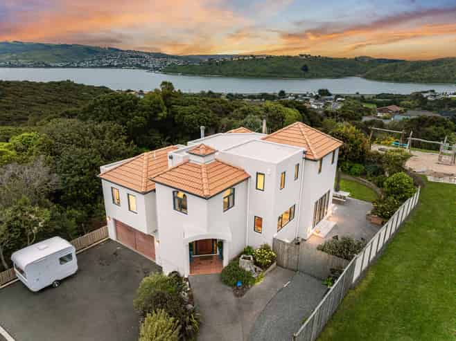 11 Glengavel Grove, Papakowhai
