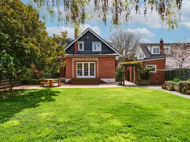 14 Hinau Street, Woburn