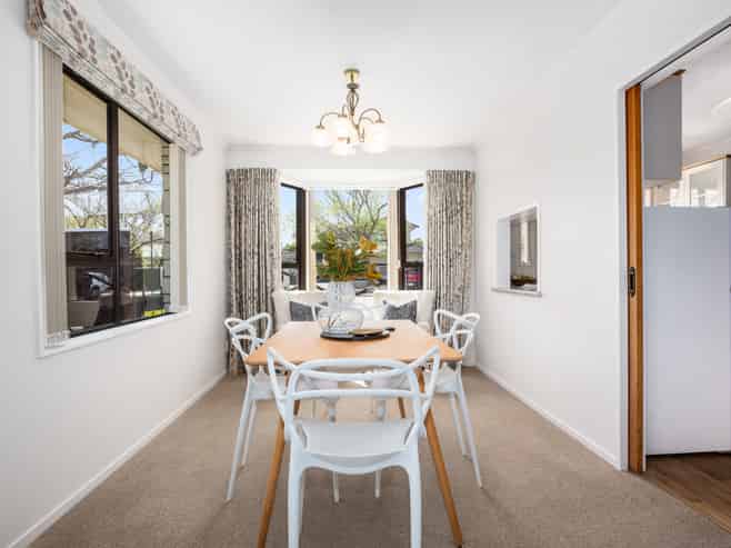 6A Nikau Grove, Woburn