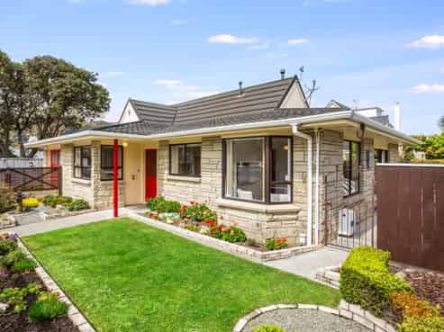 6A Nikau Grove, Woburn