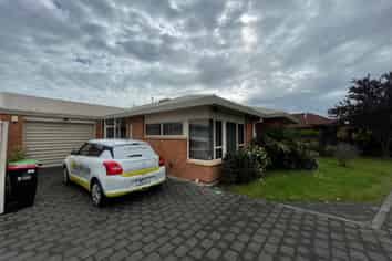 1/18 Knightsbridge Place, Taradale