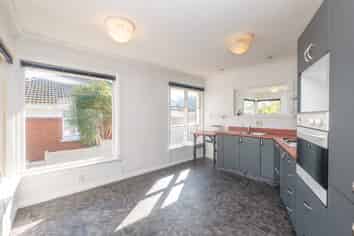 83 Easther Crescent, Kew