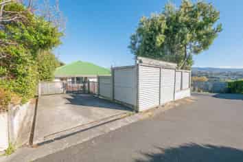 83 Easther Crescent, Kew