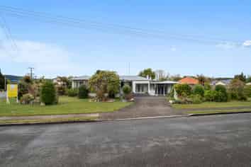 2 Holden Avenue, Holdens Bay
