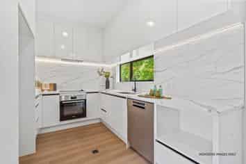 36C Whitford Road, Somerville