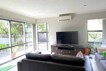 82 Oakway Drive, Albany