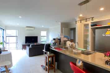 82 Oakway Drive, Albany
