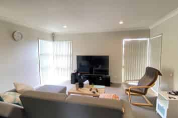 82 Oakway Drive, Albany