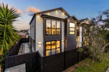 1/25 Hedge Row, Sunnyhills