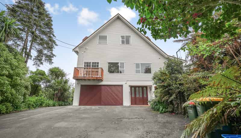 17 Hill Road, Belmont