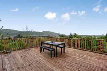 17 Hill Road, Belmont