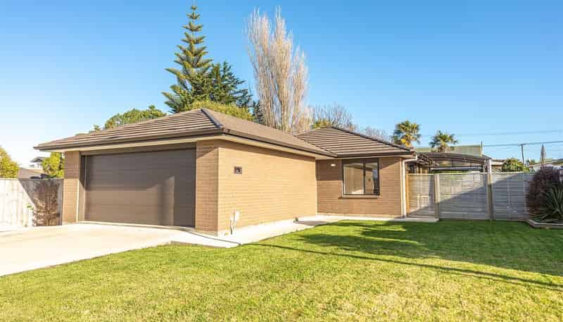19 Buckingham Place, Springvale