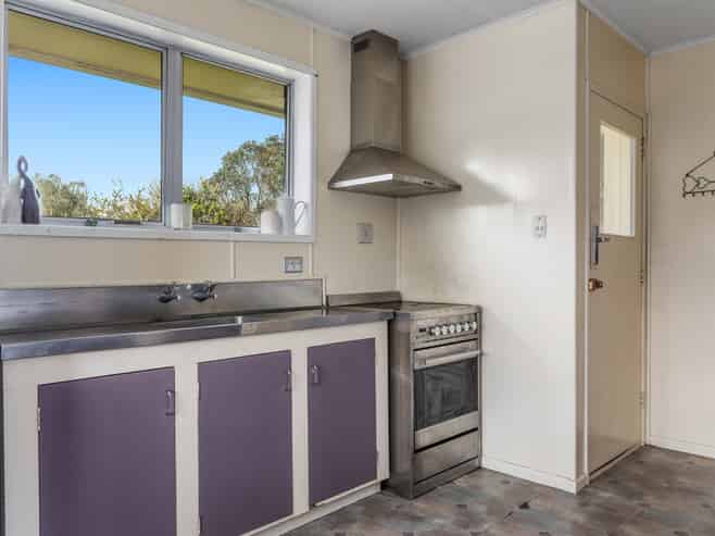 12 Howell Road, Taneatua
