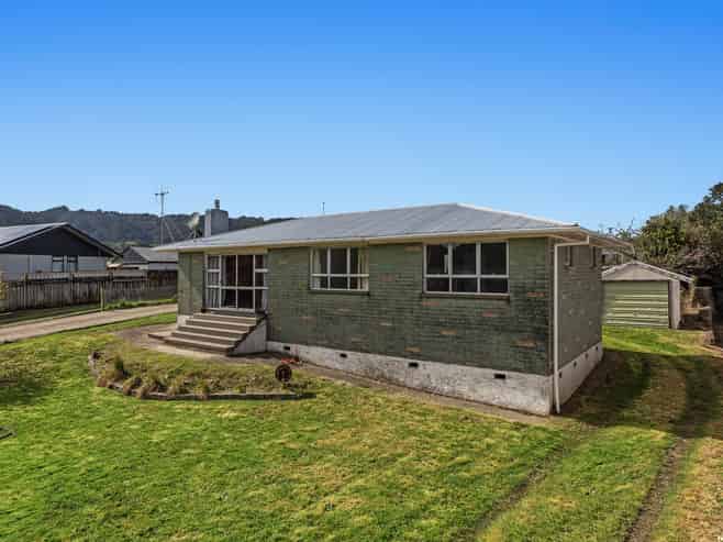 12 Howell Road, Taneatua