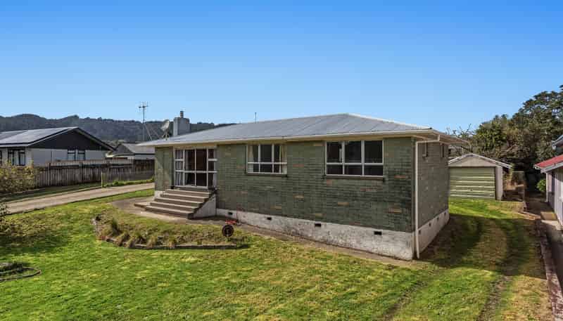 12 Howell Road, Taneatua