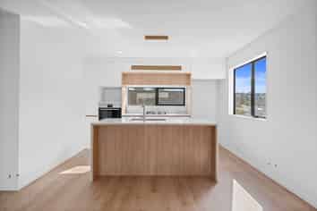 2/46 Cockayne Crescent, Sunnynook