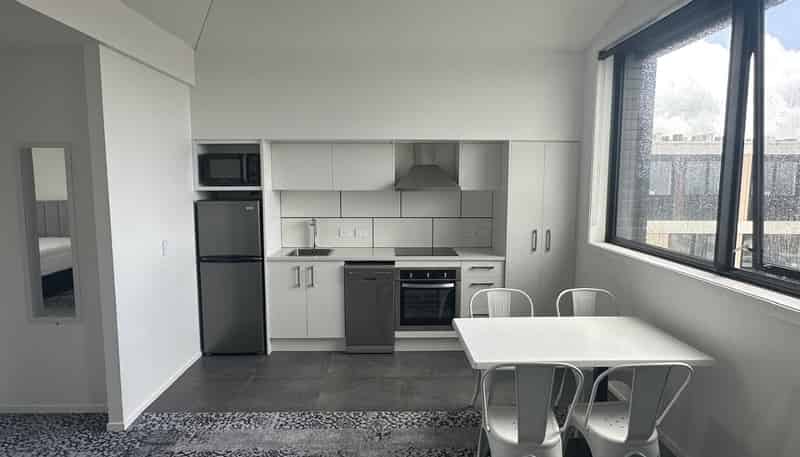 332/1 Layard Street, Avondale