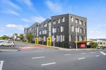 332/1 Layard Street, Avondale