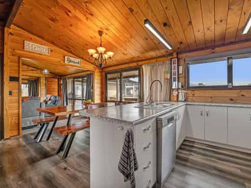 11A Warwick Road, Stratford