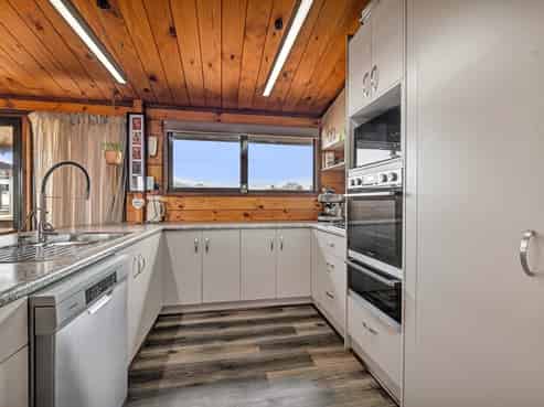 11A Warwick Road, Stratford