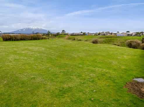 11A Warwick Road, Stratford