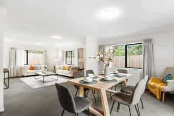 2/12 Oak Street, Royal Oak