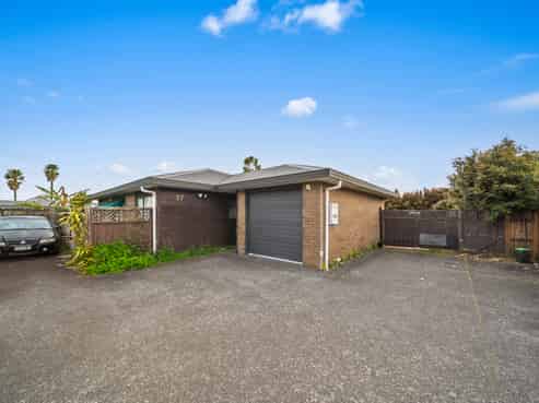 27 Robertson Road, Favona