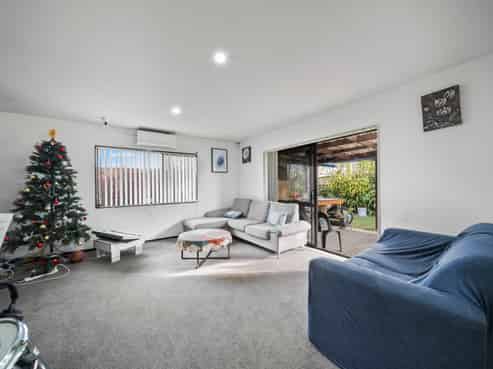 27 Robertson Road, Favona