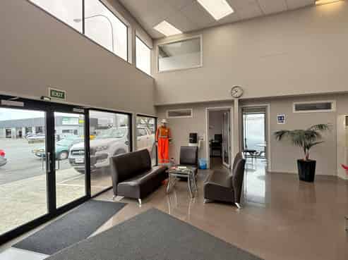 Stand Out on Somerset - Premium Corner Office