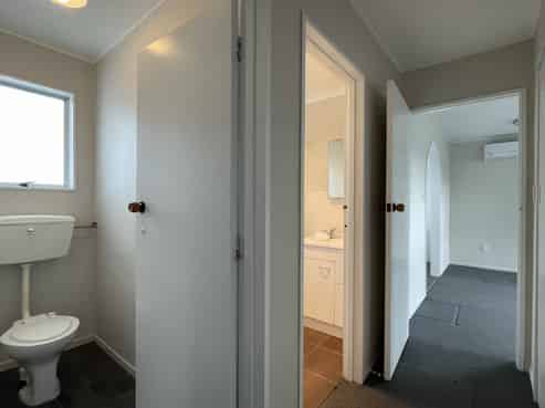 1/608 Elm Road, Akina